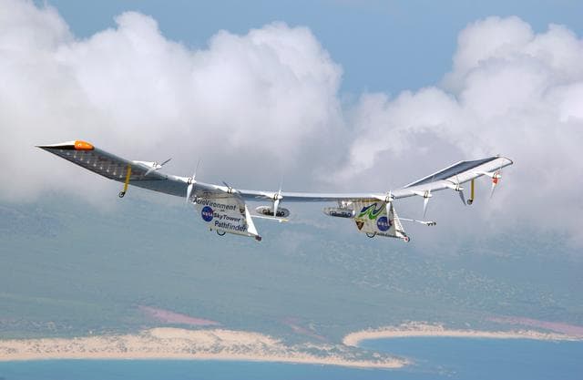 NASA image: Pathfinder-Plus flight in Hawaii