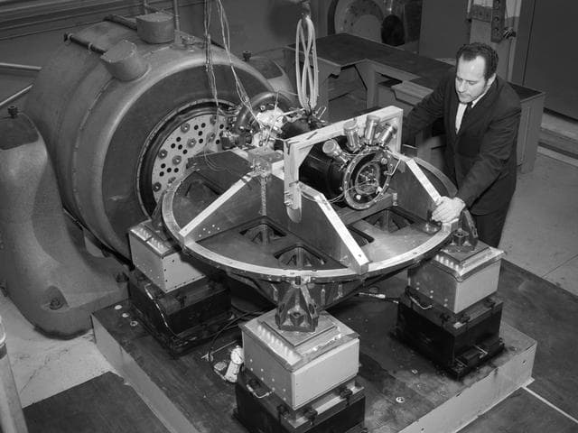 NASA image: Vibration Test of a SNAP-8 Sodium-Potassium Alloy Pump