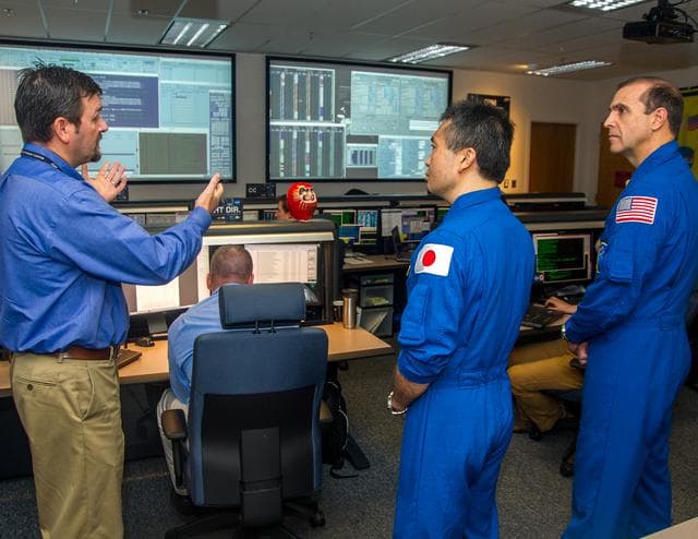 NASA Astronaut Rick Mastracchio and JAXA Astronaut Koichi Wakata