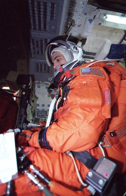 NASA image: STS-106 crew trains in building 9