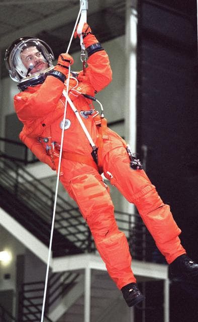 NASA image: STS-106 crew engages in bailout training