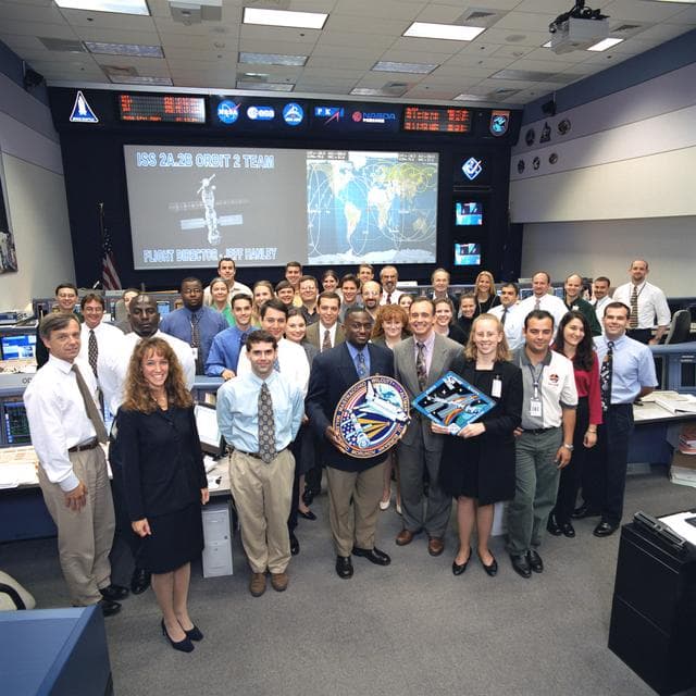 NASA image: STS-106 Orbit 2 Flight Team