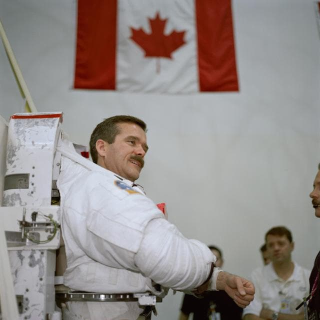 NASA image: STS-100 crewmembers prepare to train in NBL