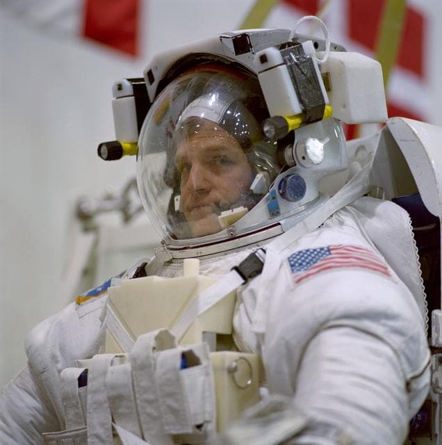 NASA image: STS-100 crewmembers prepare to train in NBL