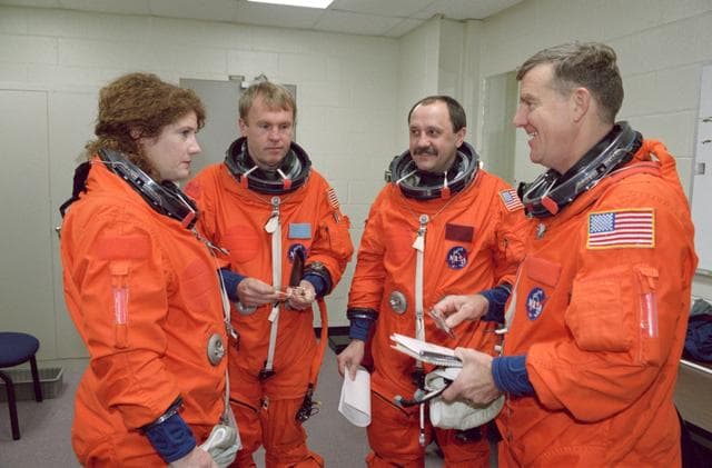 NASA image: STS-102 and Expedition Two ascent training in Building 9