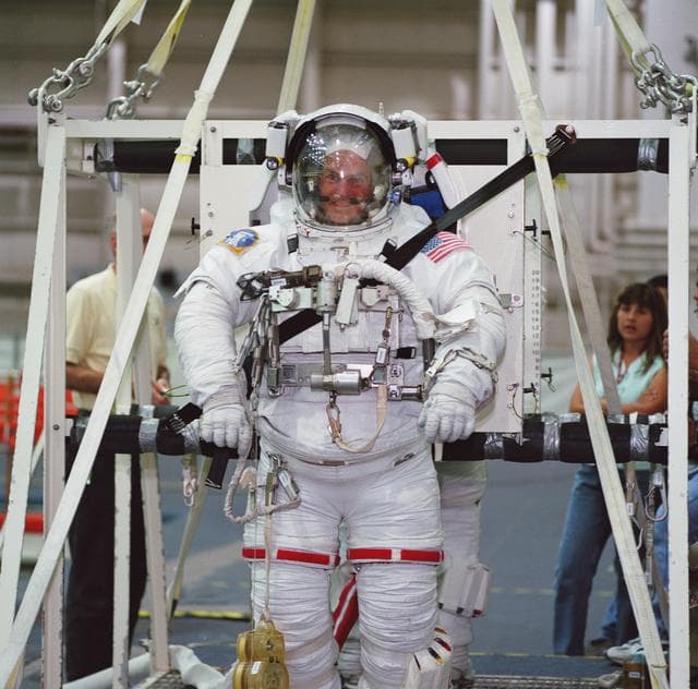 NASA image: STS-105 EVA