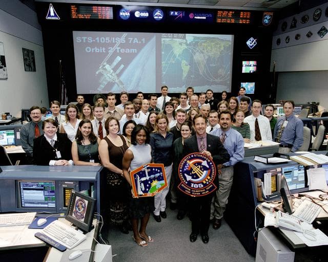 NASA image: ISS 7A.1 Flight Control Team Photo in BFCR