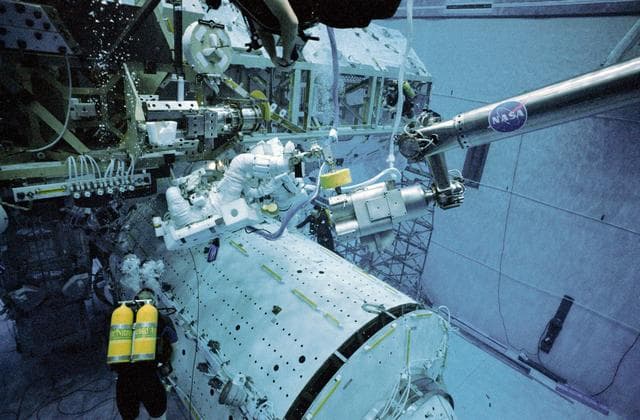 NASA image: NBL experimental photographic support: STS-111-UF2