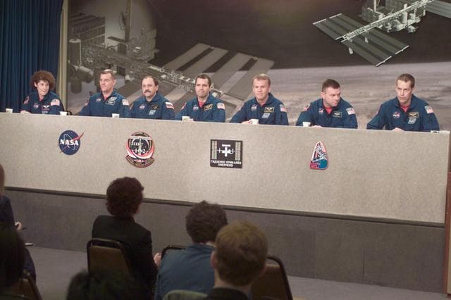 NASA image: Photographic coverage of STS-102 Preflight Press Briefings