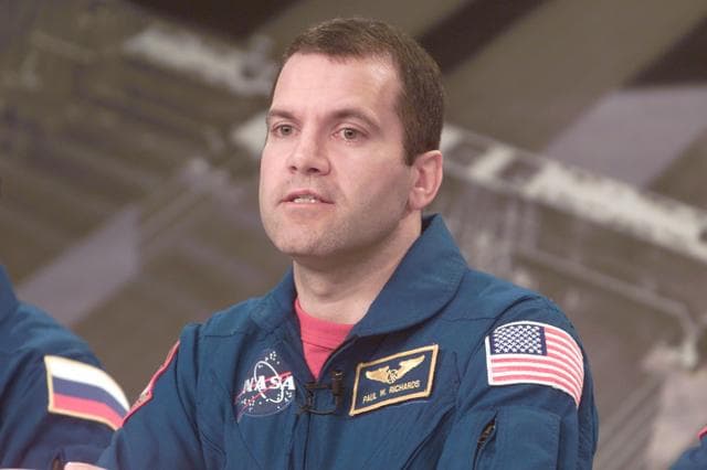 NASA image: STS-102 Preflight Press Briefings