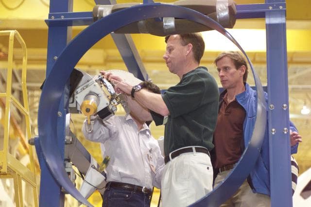NASA image: Photographic Coverage of STS-104 Emergency Egress Training (Launch) at Bldg.9, CCT