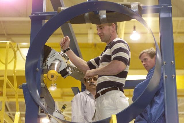NASA image: STS-104 Emergency Egress Training (Launch) at Bldg.9, CCT