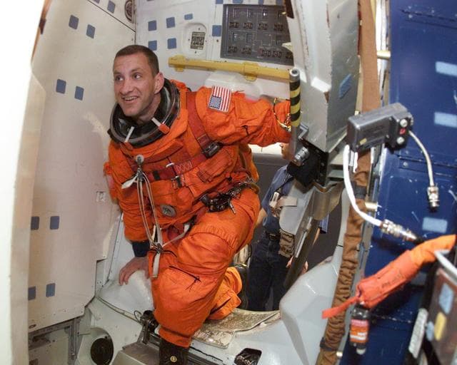 NASA image: STS-104 Emergency Egress Training (Launch) at Bldg.9, CCT