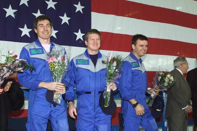 NASA image: STS-102 / Expedition 1 Crew Return Ceremony at Ellington Field.