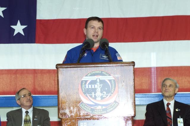 NASA image: STS-102 / Expedition 1 Crew Return Ceremony at Ellington Field.