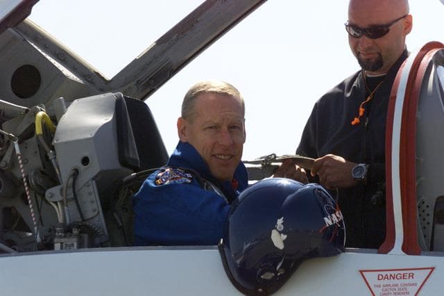 NASA image: STS-105 crew departs Ellington Field in T-38's