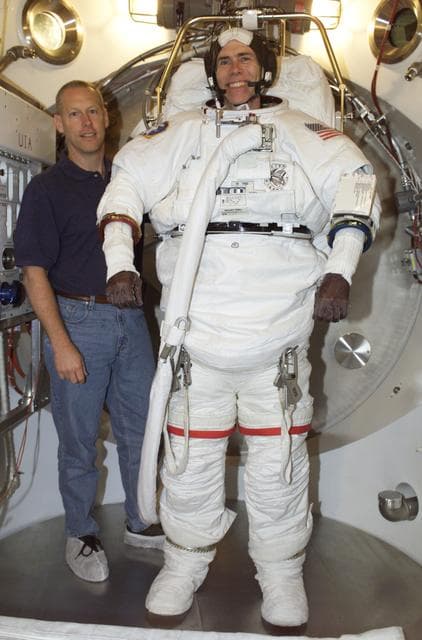 NASA image: STS-105 Crew Training for Dan Barry