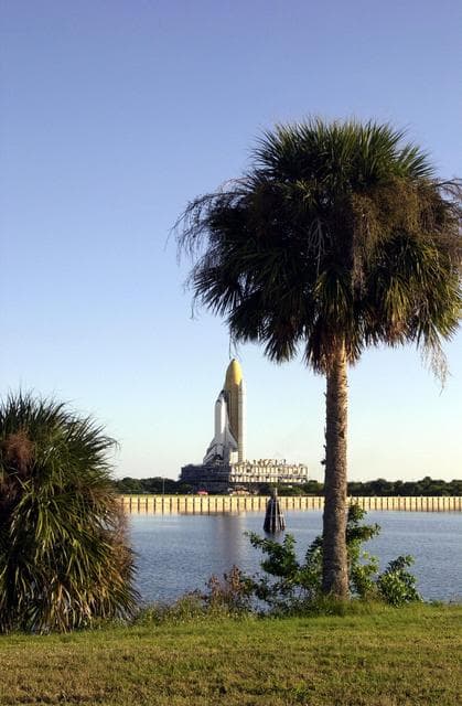 NASA image: KSC-00padig054