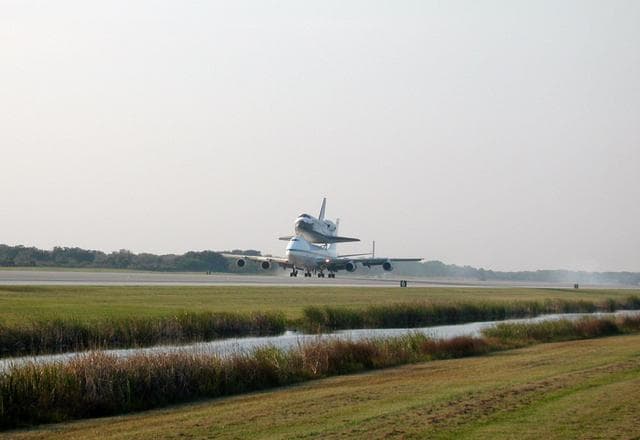 NASA image: KSC-00padig076