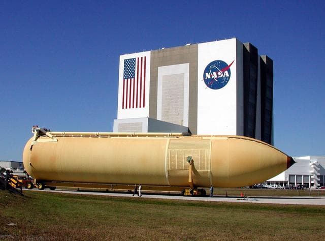 NASA image: KSC-00padig095
