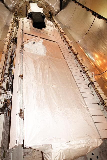 NASA image: KSC-00pp0089