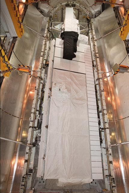 NASA image: KSC-00pp0090