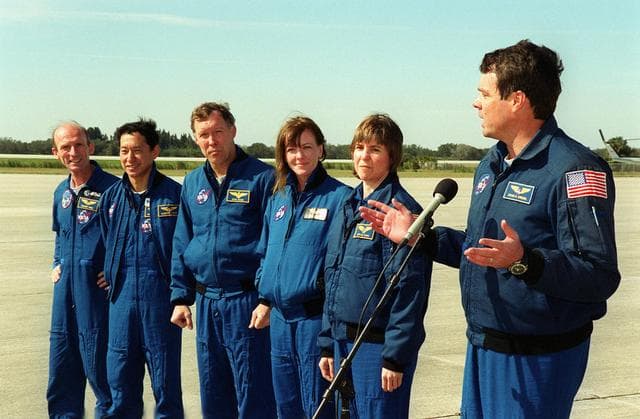 NASA image: KSC-00pp0112