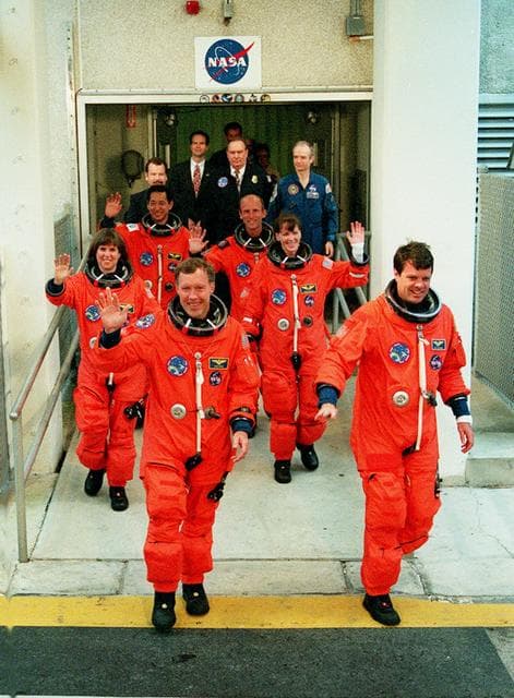 NASA image: KSC-00pp0123