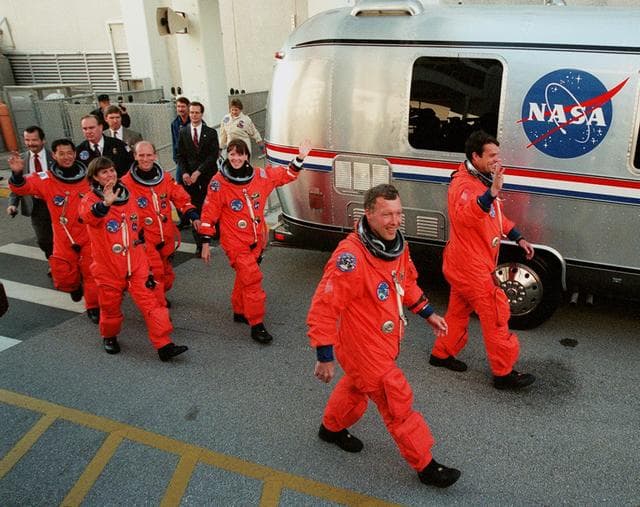 NASA image: KSC-00pp0211