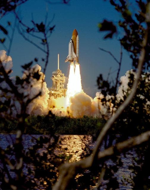 NASA image: KSC-00pp0220