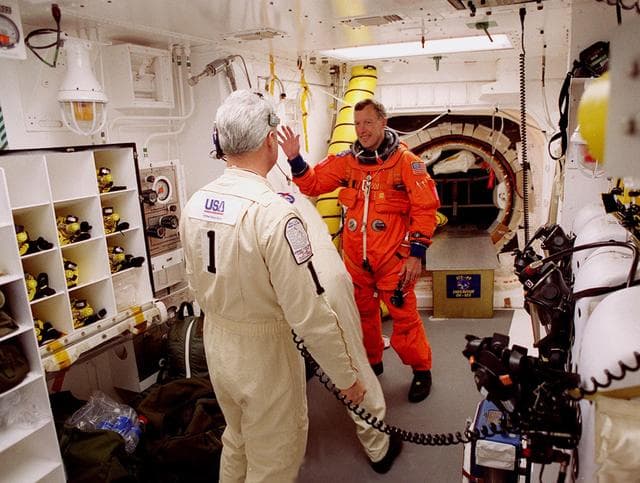 NASA image: KSC-00pp0233