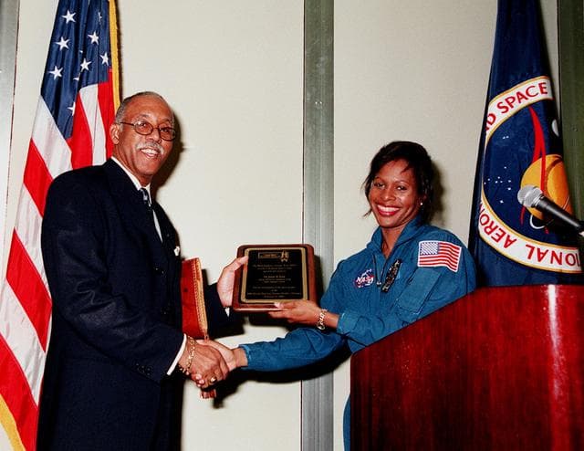 NASA image: KSC-00pp0241