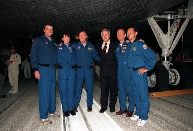 NASA image: KSC-00pp0253