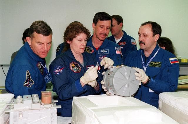 NASA image: KSC-00pp0277