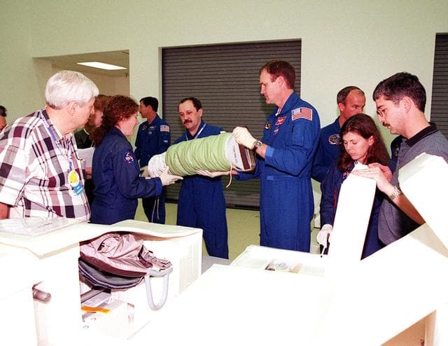 NASA image: KSC-00pp0280