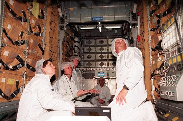 NASA image: KSC-00pp0286