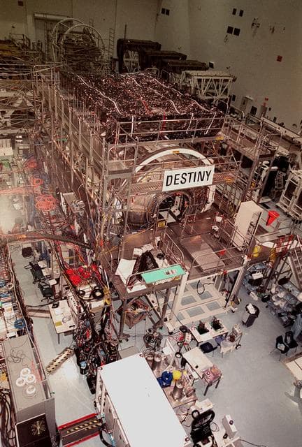NASA image: KSC-00pp0301