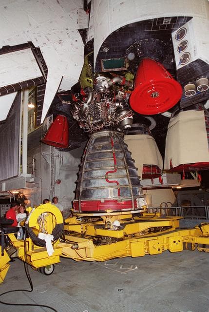 NASA image: KSC-00pp0382