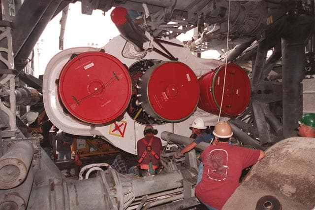 NASA image: KSC-00pp0413