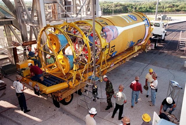 NASA image: KSC-00pp0421