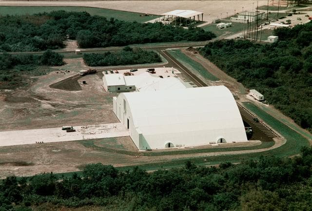 NASA image: KSC-00pp0441