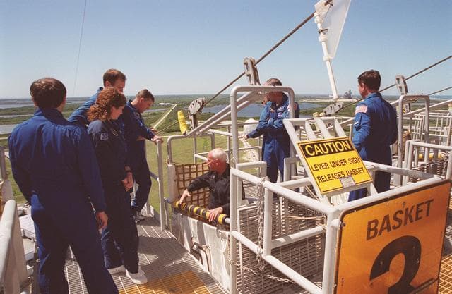 NASA image: KSC-00pp0453
