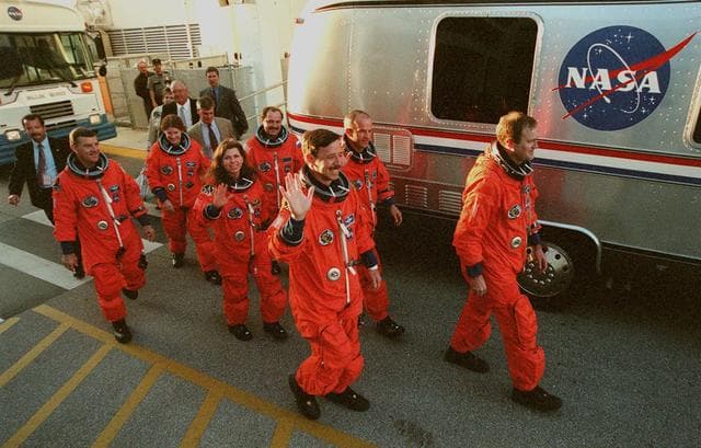 NASA image: KSC-00pp0460