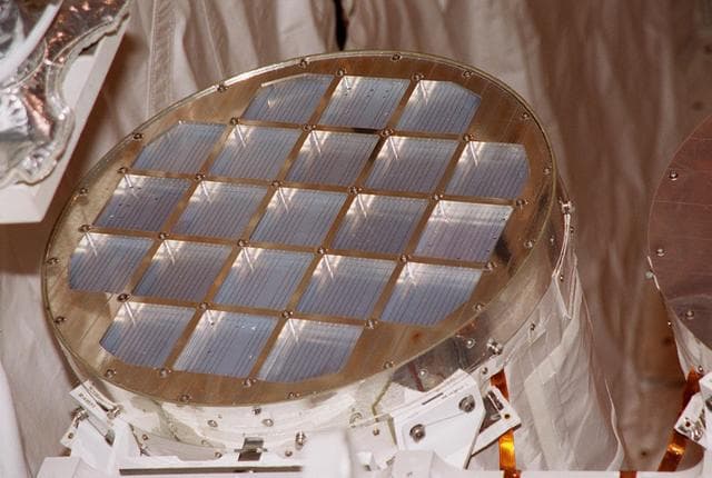NASA image: KSC-00pp0490