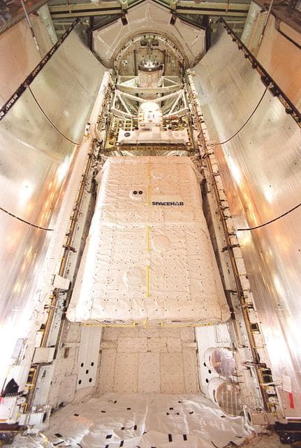 NASA image: KSC-00pp0492