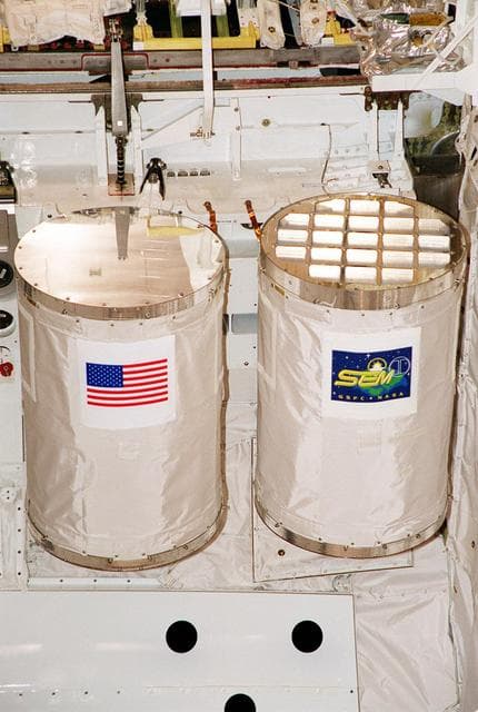 NASA image: KSC-00pp0494