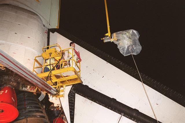NASA image: KSC-00pp0497