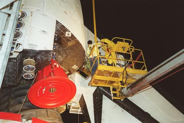 NASA image: KSC-00pp0499