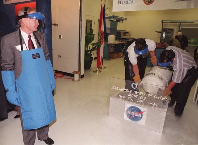 NASA image: KSC-00pp0504