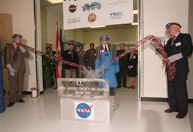 NASA image: KSC-00pp0505